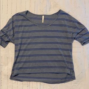 Short sleeve crop top